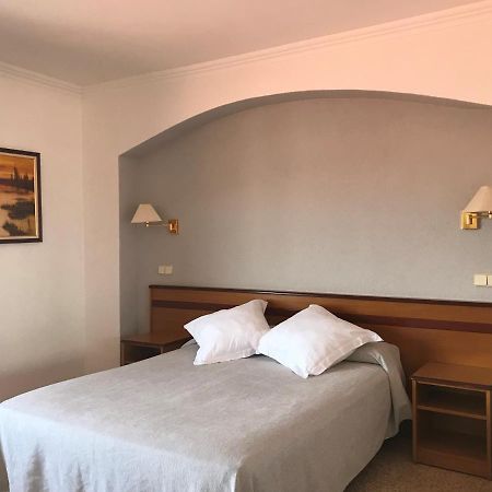 Hostal Can Pou Vidreres Bagian luar foto