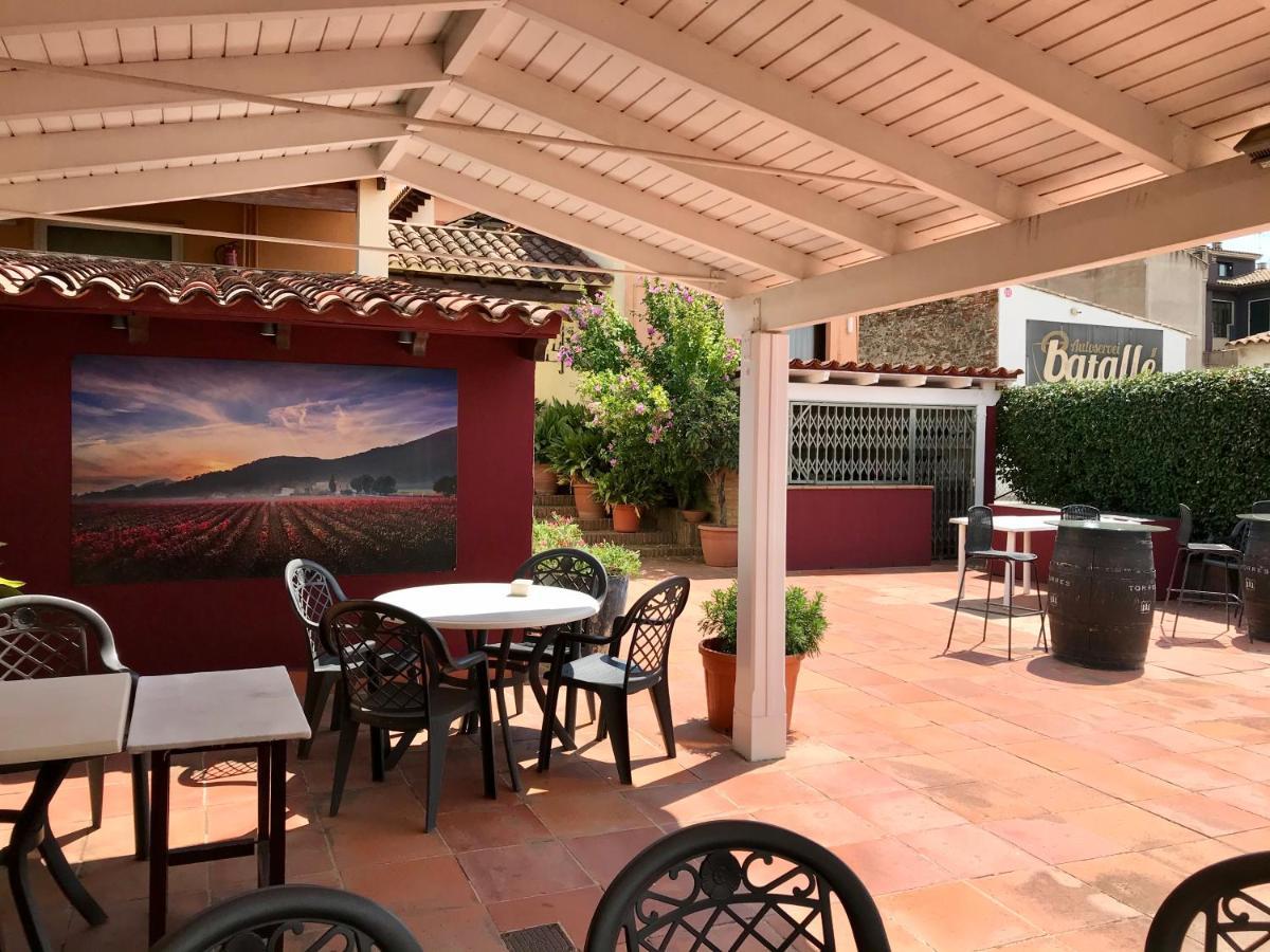 Hostal Can Pou Vidreres Bagian luar foto