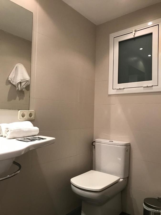 Hostal Can Pou Vidreres Bagian luar foto