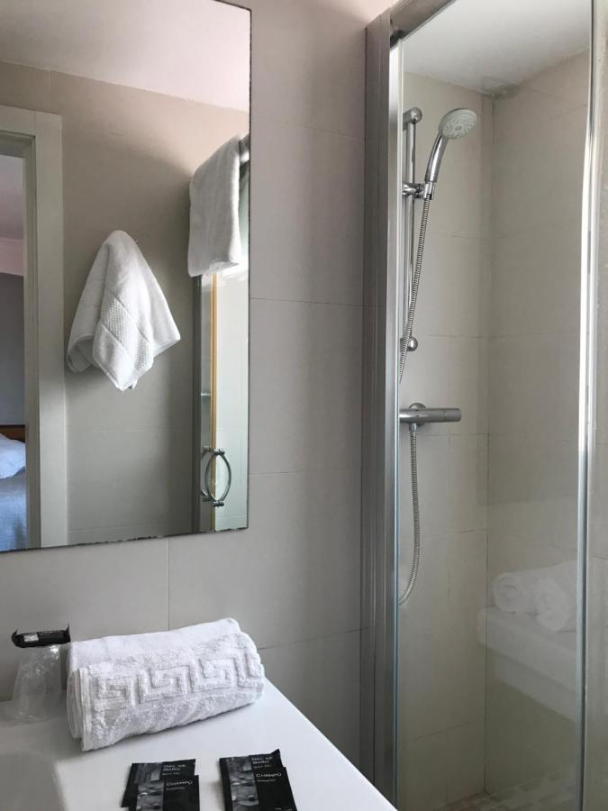 Hostal Can Pou Vidreres Bagian luar foto