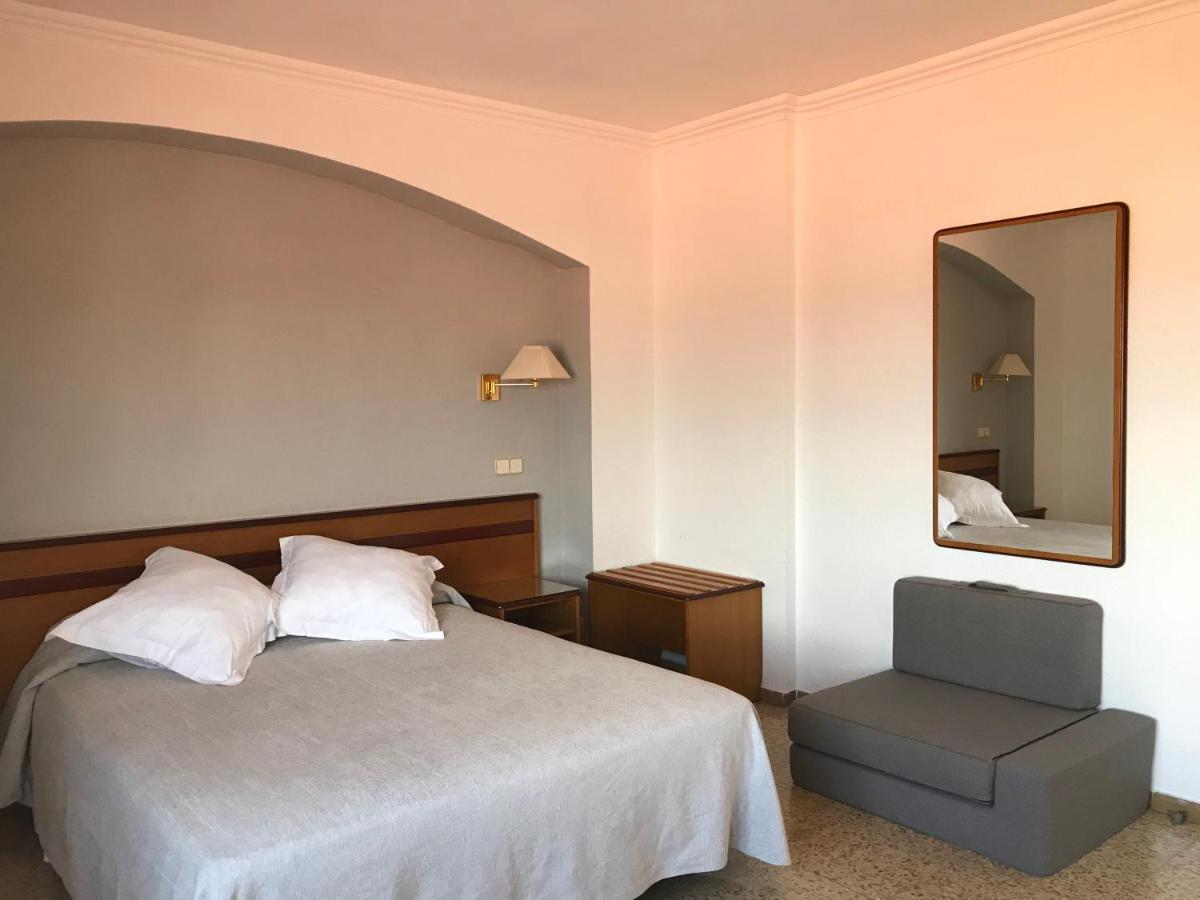 Hostal Can Pou Vidreres Bagian luar foto
