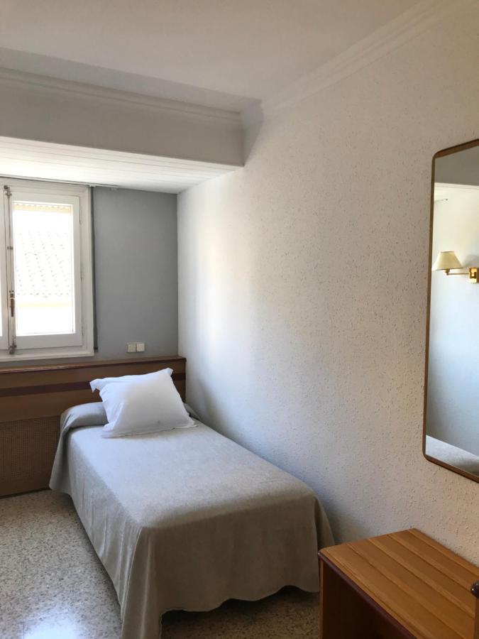 Hostal Can Pou Vidreres Bagian luar foto