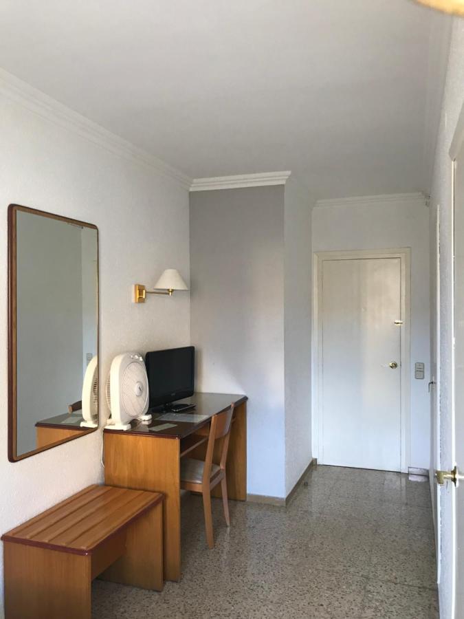 Hostal Can Pou Vidreres Bagian luar foto