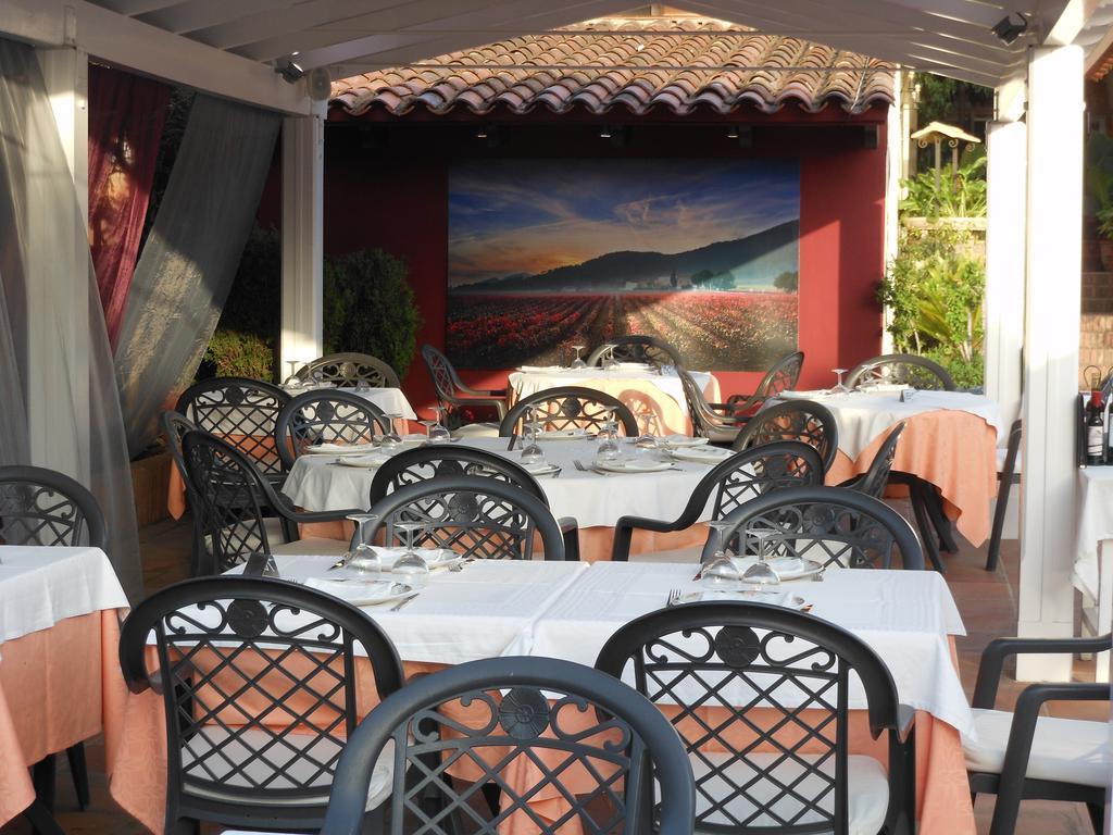 Hostal Can Pou Vidreres Bagian luar foto