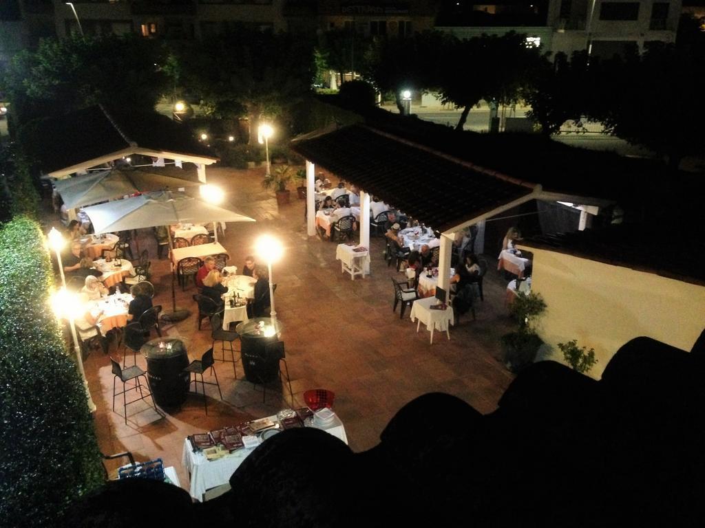 Hostal Can Pou Vidreres Bagian luar foto