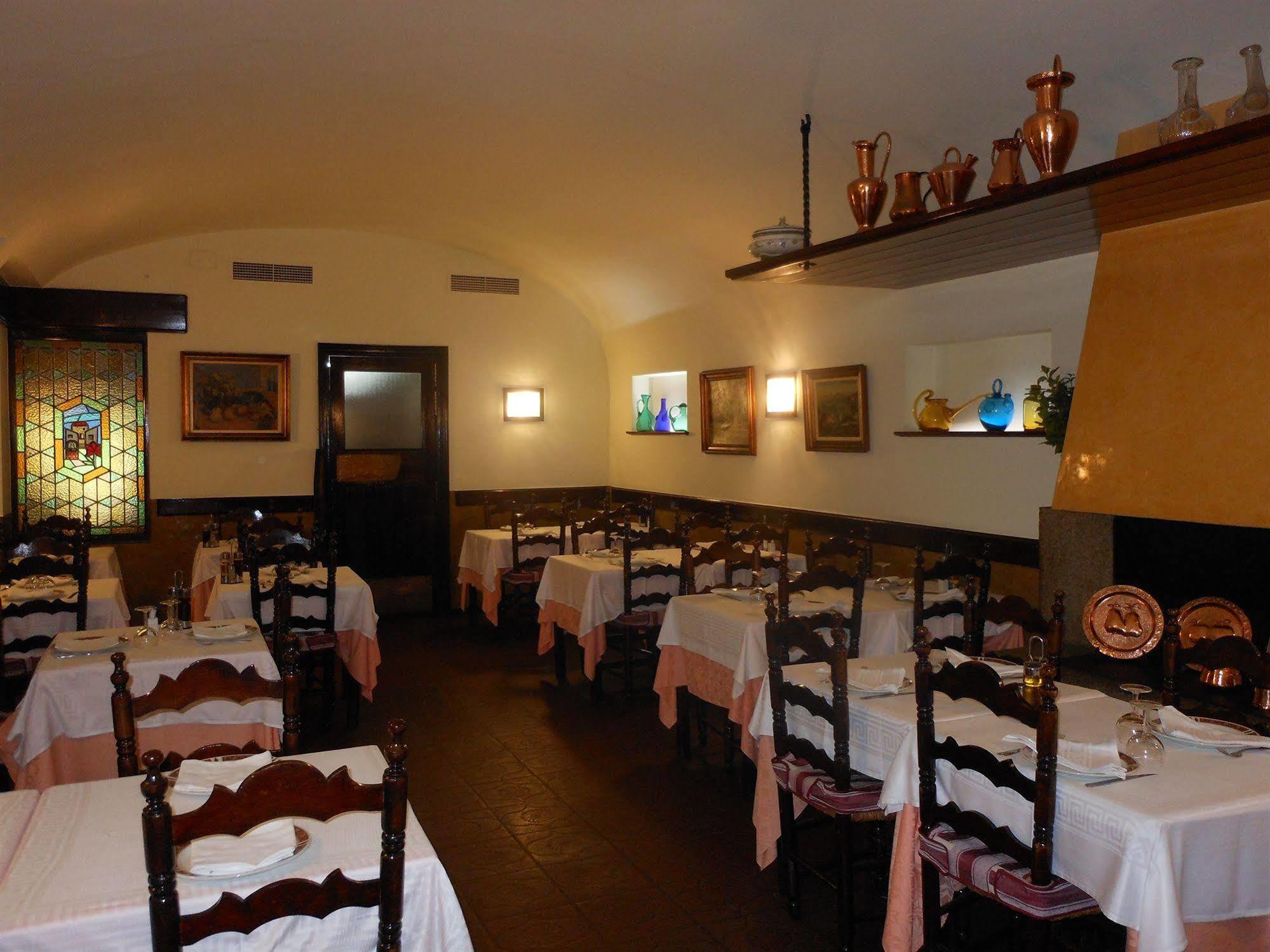 Hostal Can Pou Vidreres Bagian luar foto